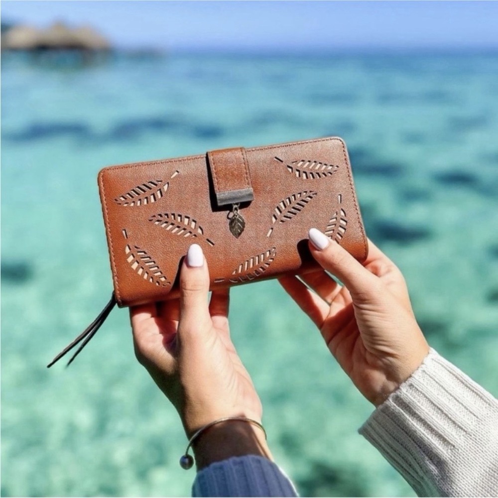 Vagabond Goods Sea La Vie Wanderlust Leaf Cutout Vegan Leather‎ Wallet New